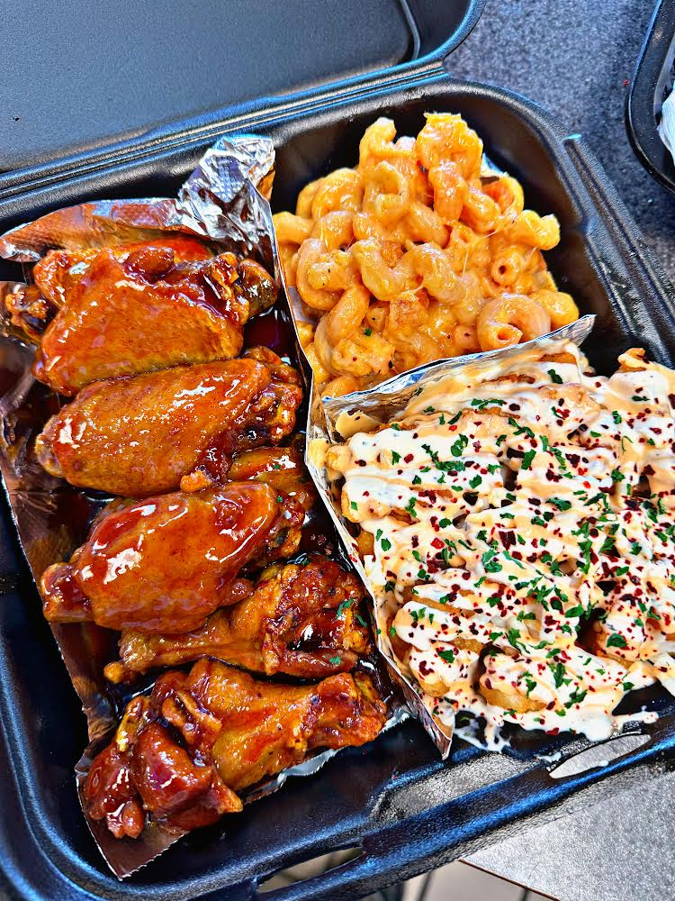 Holywings© ホーリーウィングス　N3セット20点 10pc Bone-in Wingz Munchy Platter | Ace of Wingz